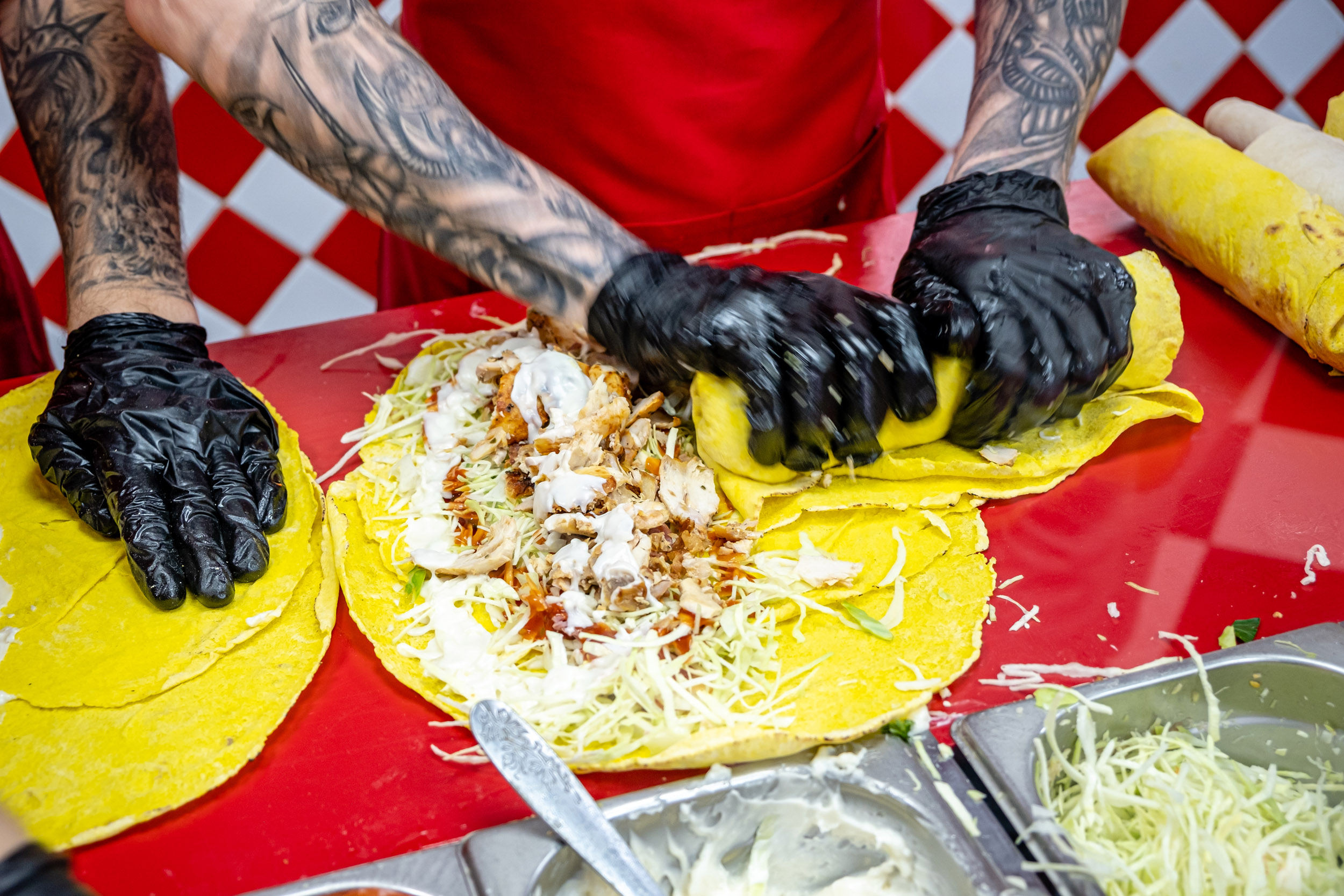 Как завернуть шаурму - шаг 2